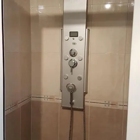 Maja Apartamento *